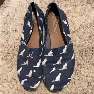 Fox print navy and white TOMS 10W